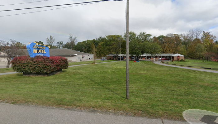 Lakeshore Motel and Apartments - From Website (newer photo)